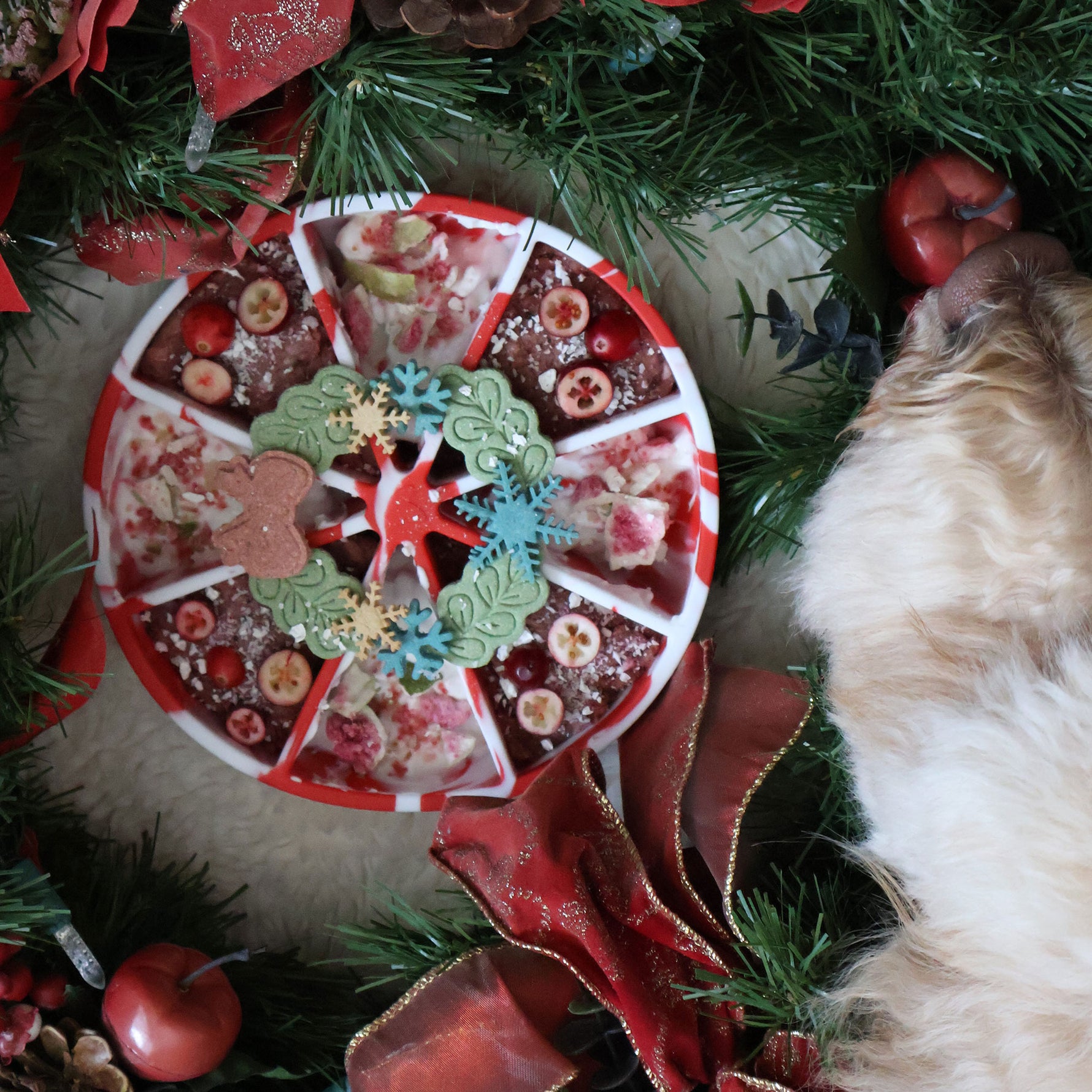 Tapis de léchage antidérapant Dogs Crush rose candy pour occupation canine pour les fêtes de Noël